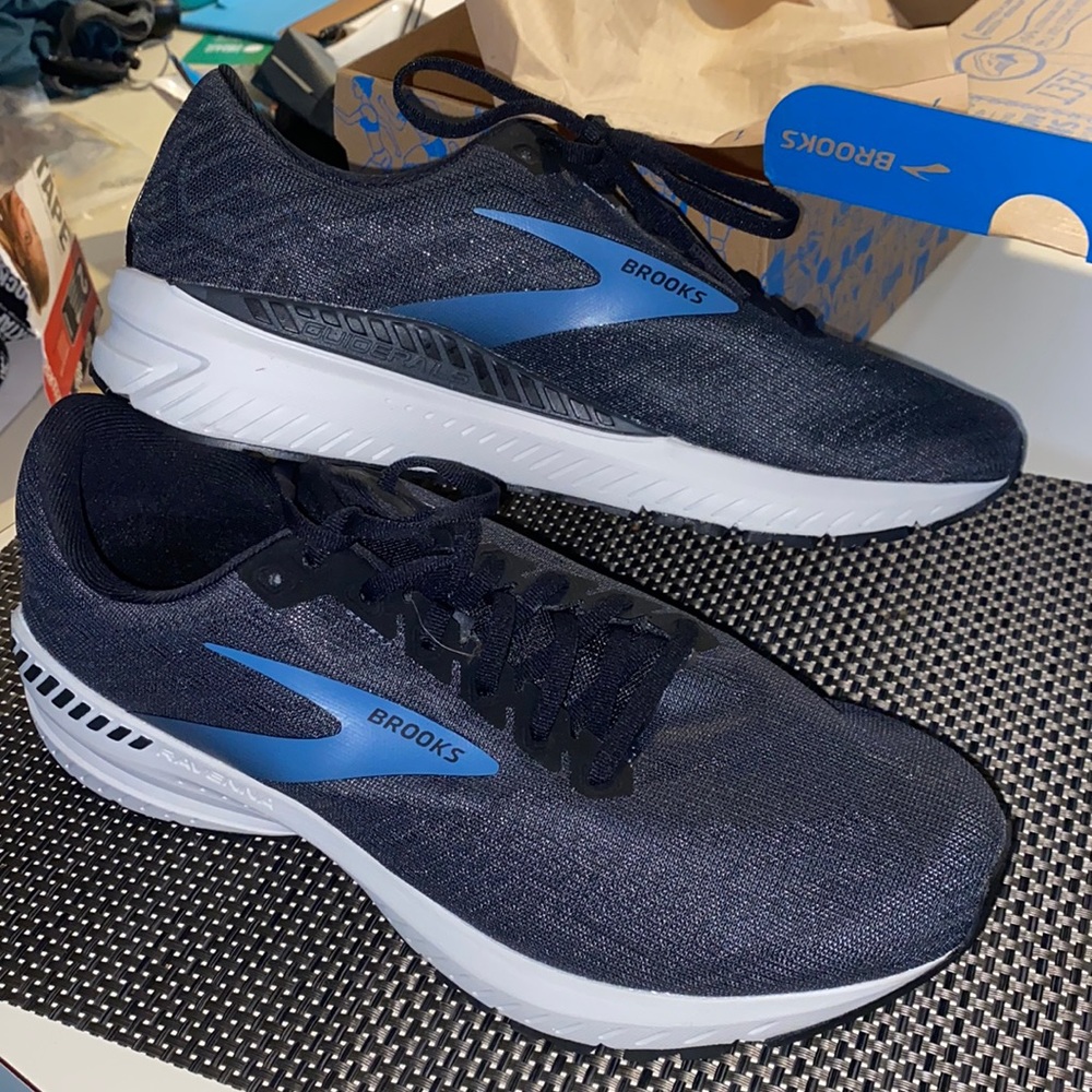 Men Brooks Running shoes